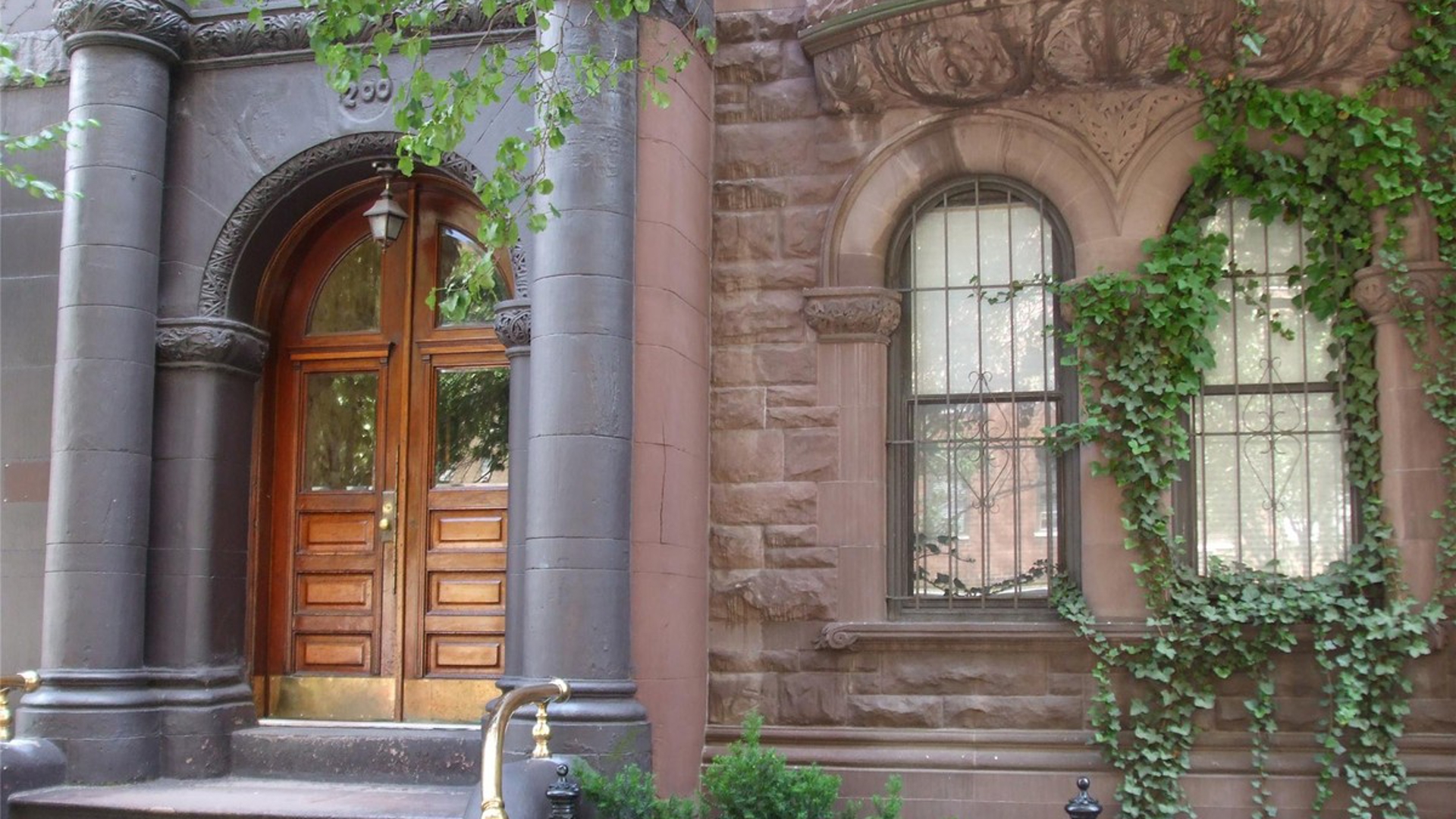 200 W 78TH Street 2D