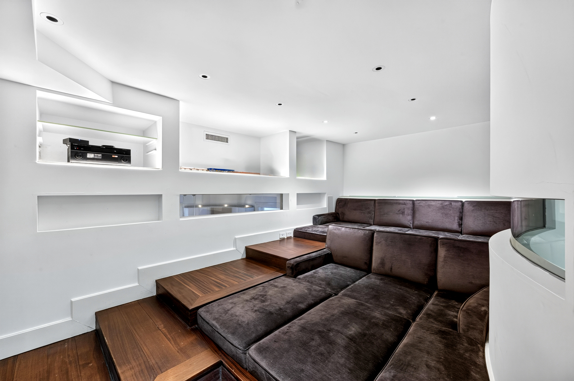 102 PRINCE Street 2NDFLOOR
