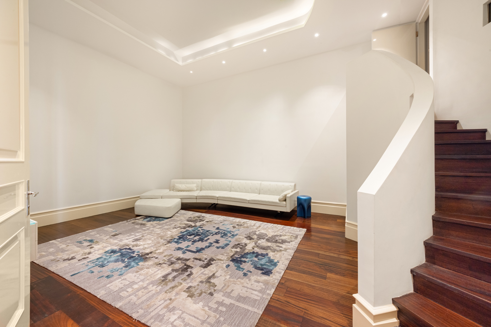 102 PRINCE Street 2NDFLOOR