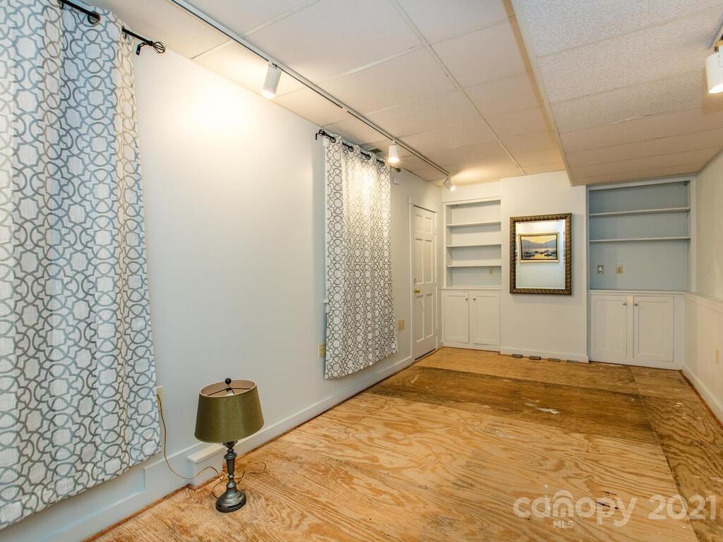 84 Oakland Road