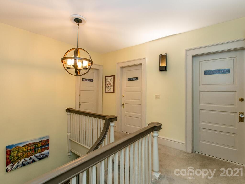 84 Oakland Road