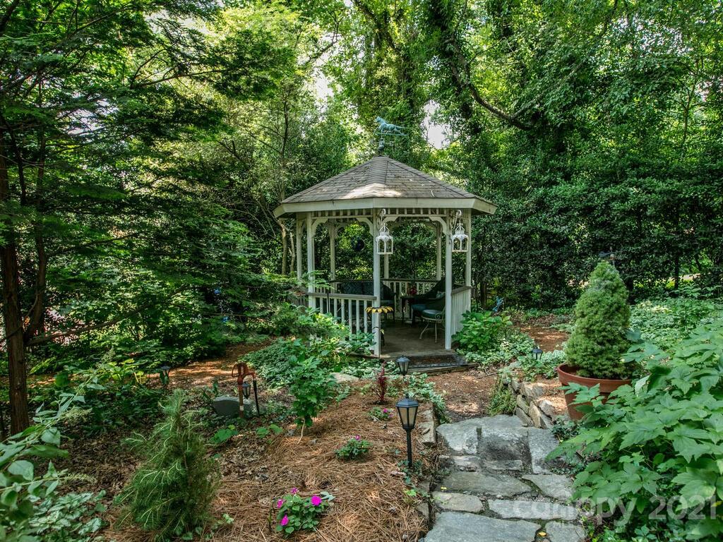 84 Oakland Road