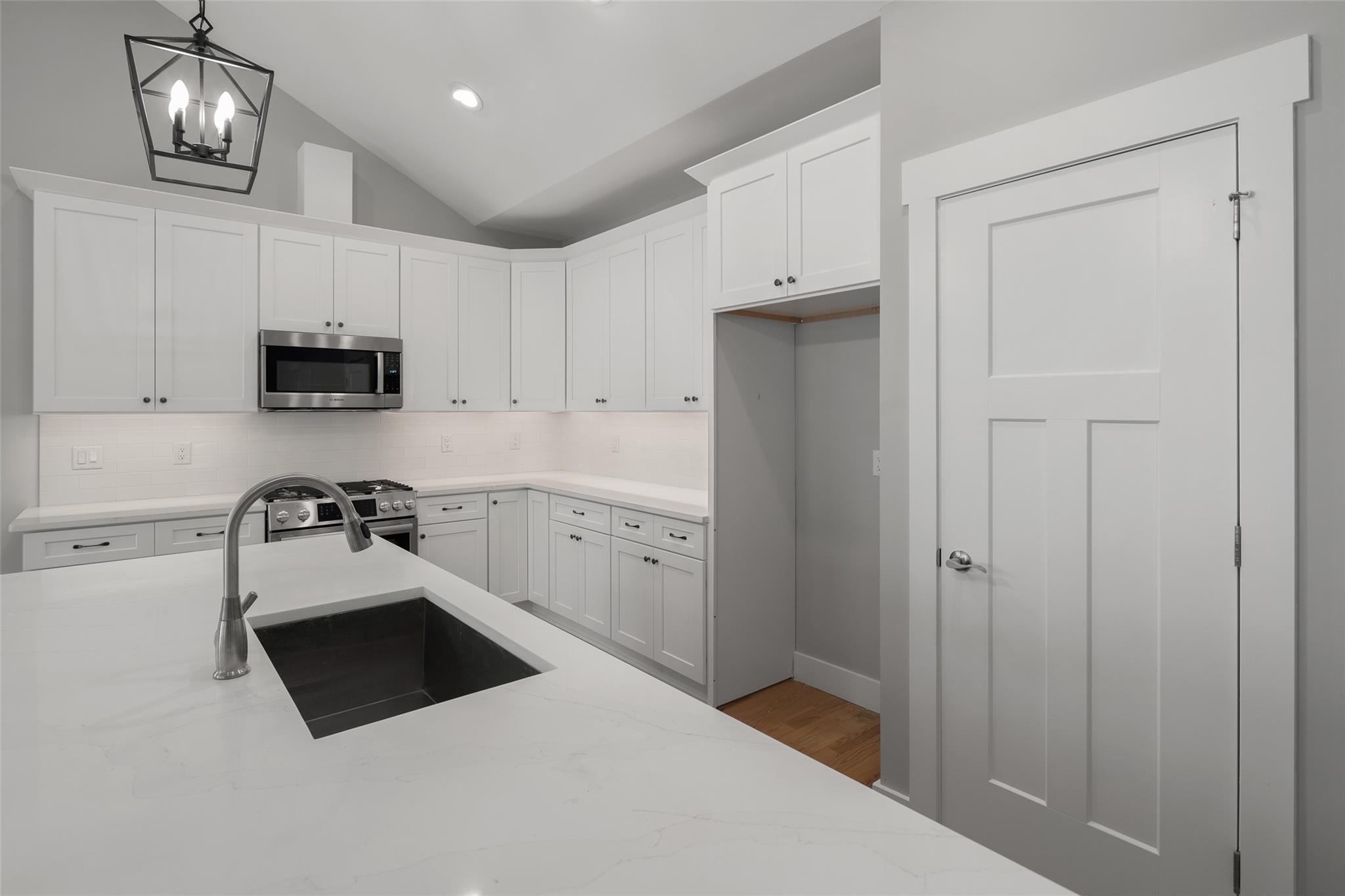 243 Hogans View Circle