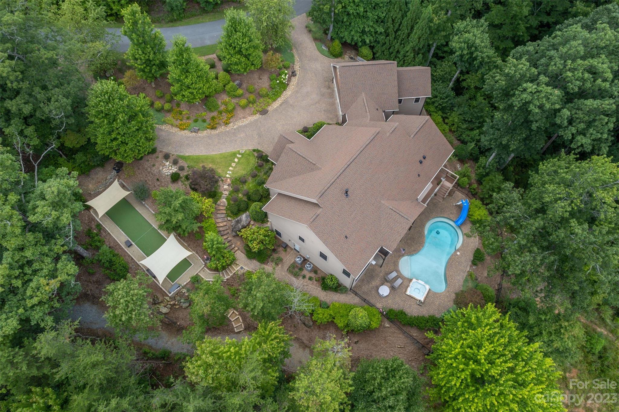 135 Anthony Court