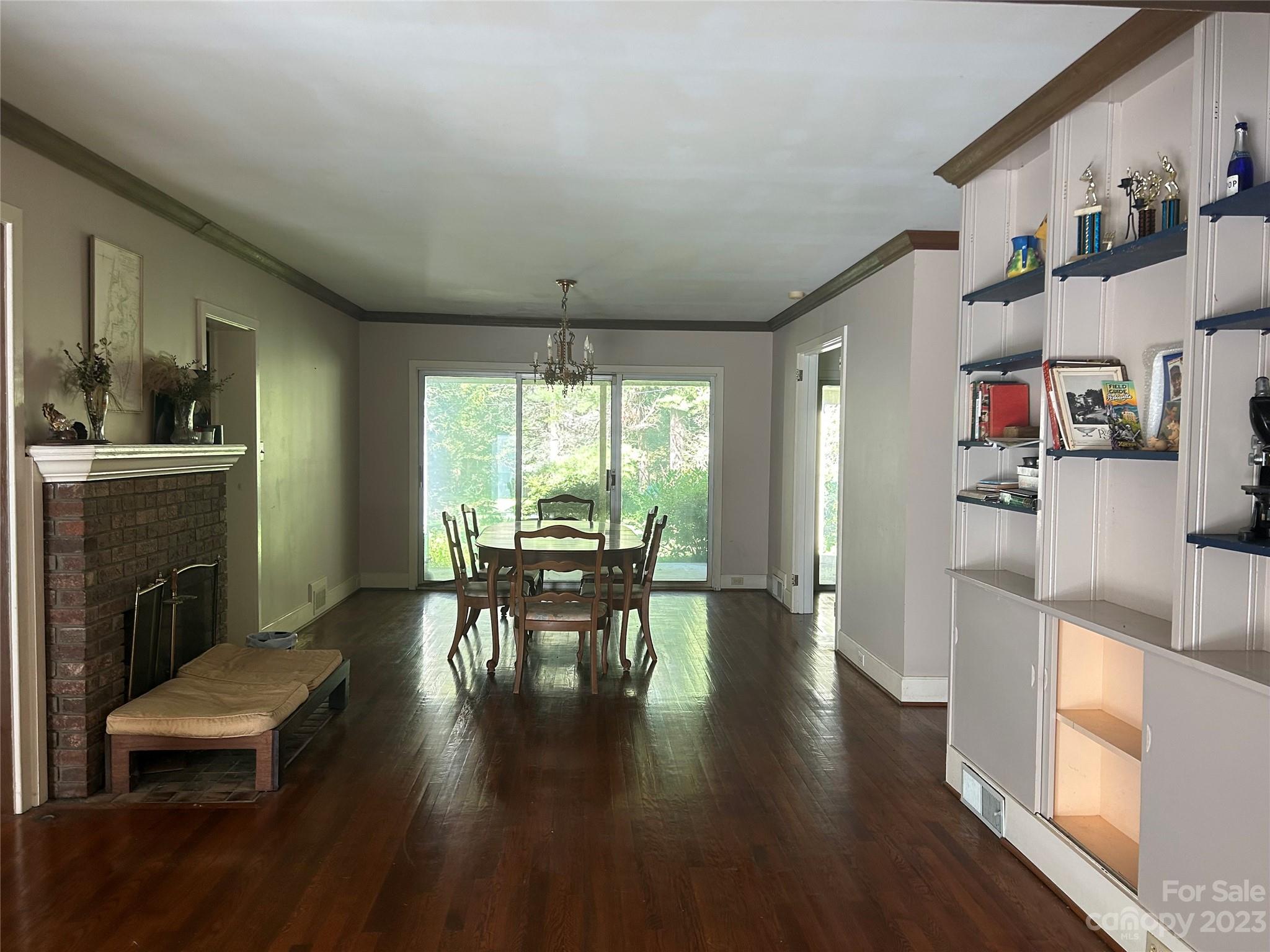 313 Vanderbilt Road