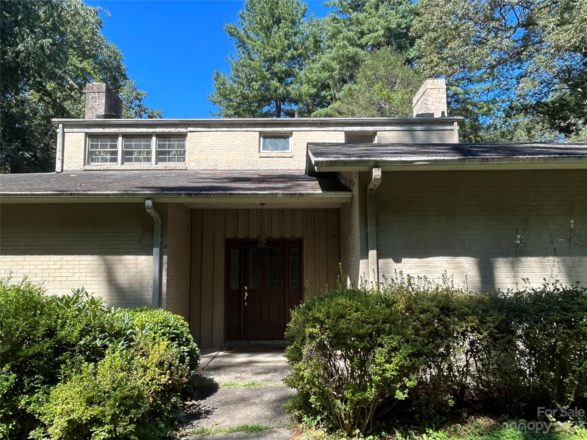 313 Vanderbilt Road