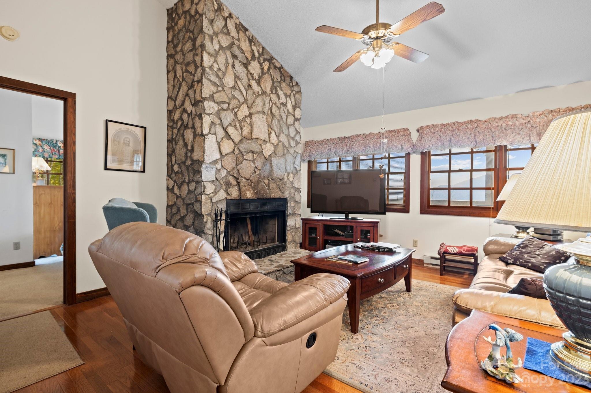 322 Goldenleaf Road Unit: 76&77