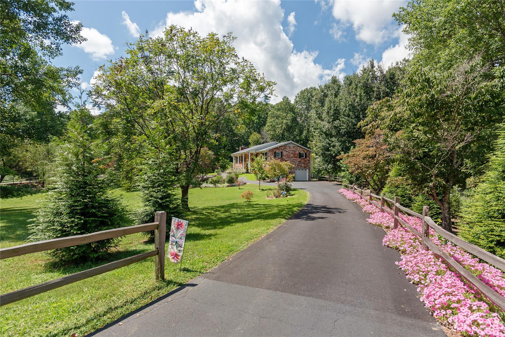 2 Panther Ridge Road