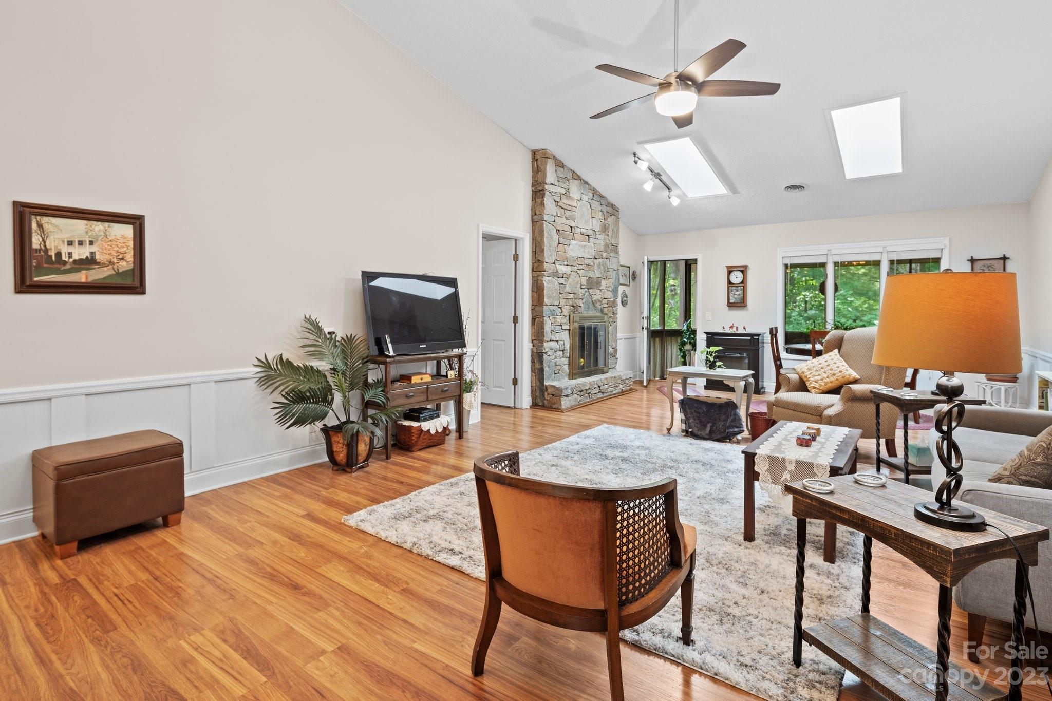 104 Live Oak Lane Unit: 104/2