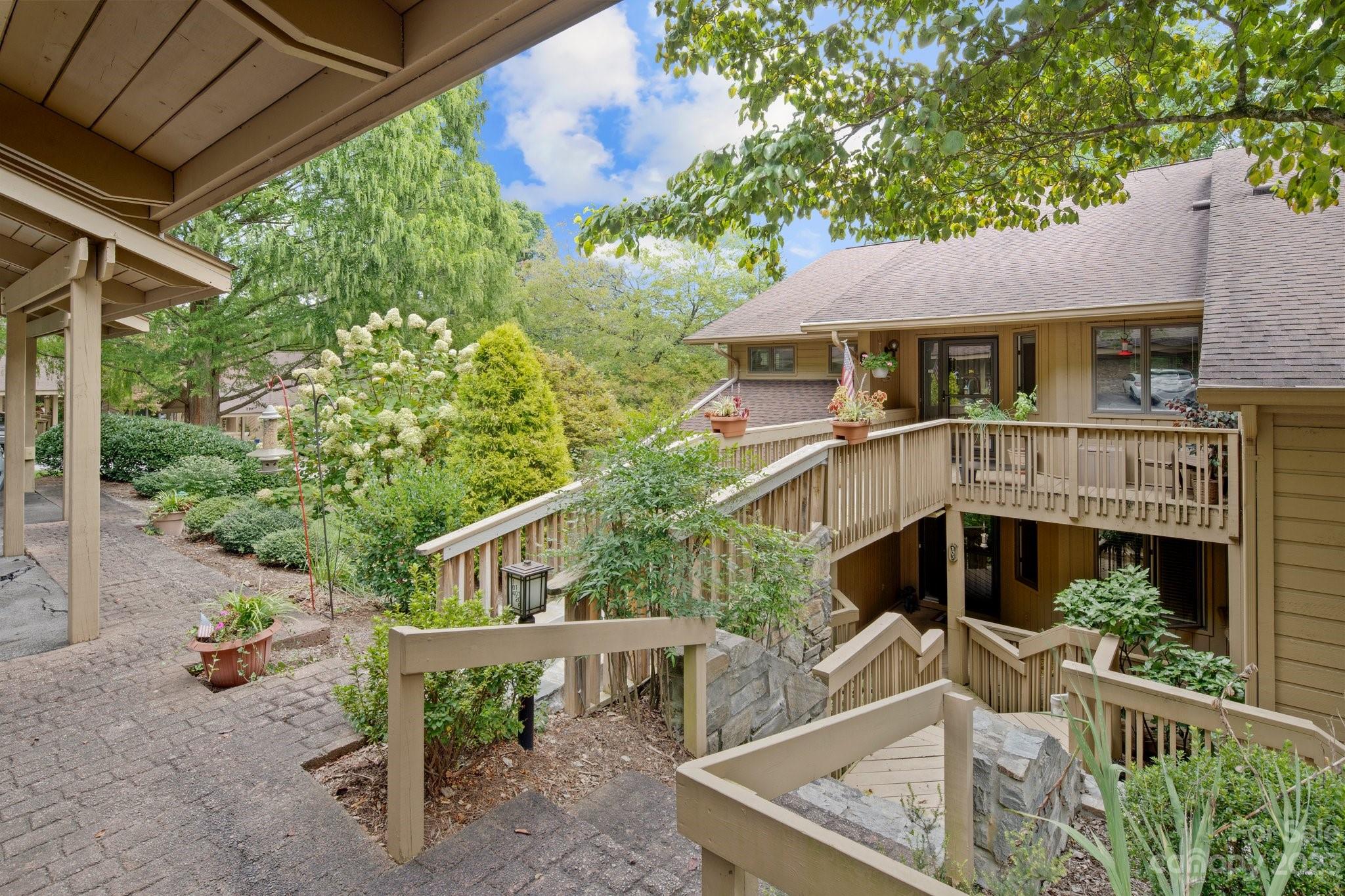 104 Live Oak Lane Unit: 104/2