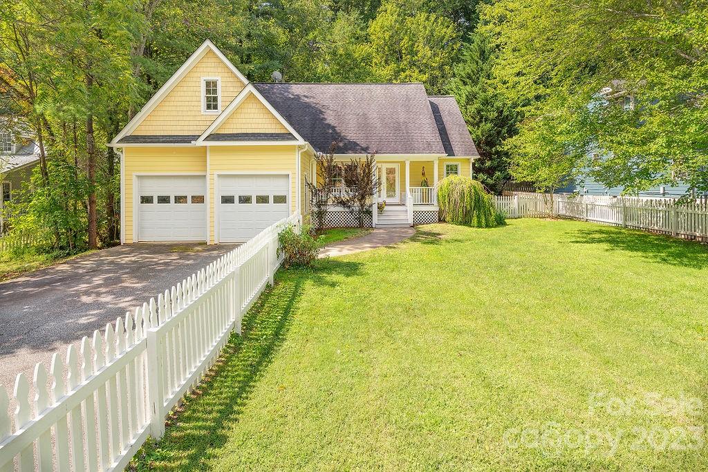 14 Pinecroft Road