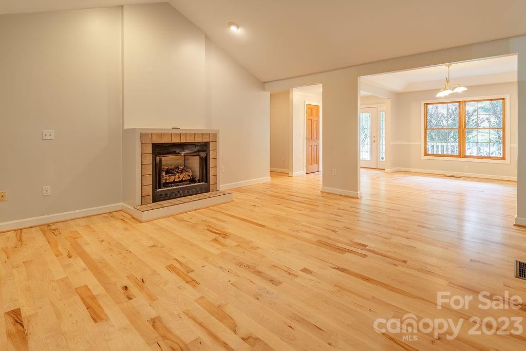 14 Pinecroft Road