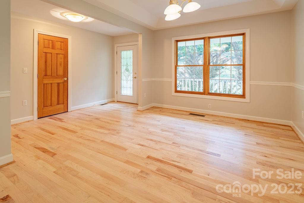 14 Pinecroft Road