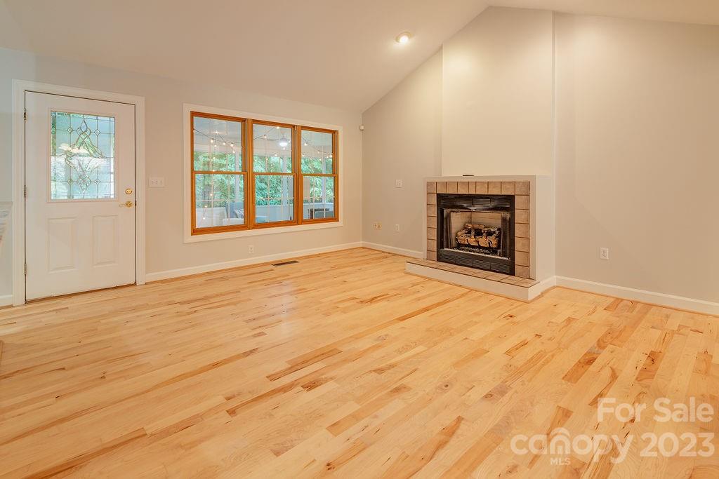 14 Pinecroft Road