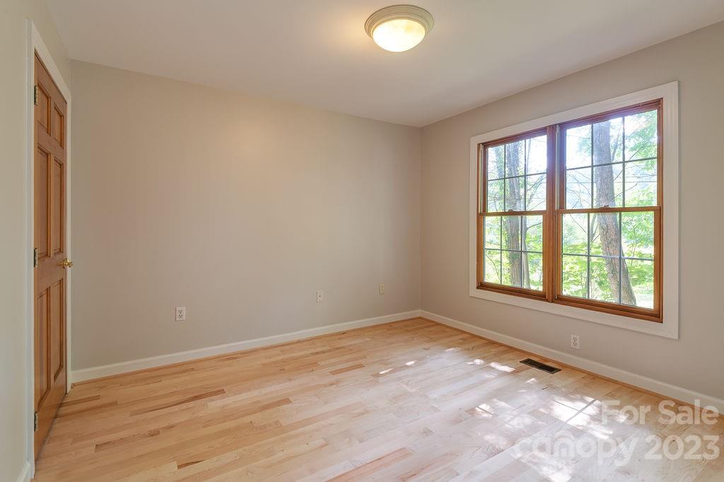 14 Pinecroft Road