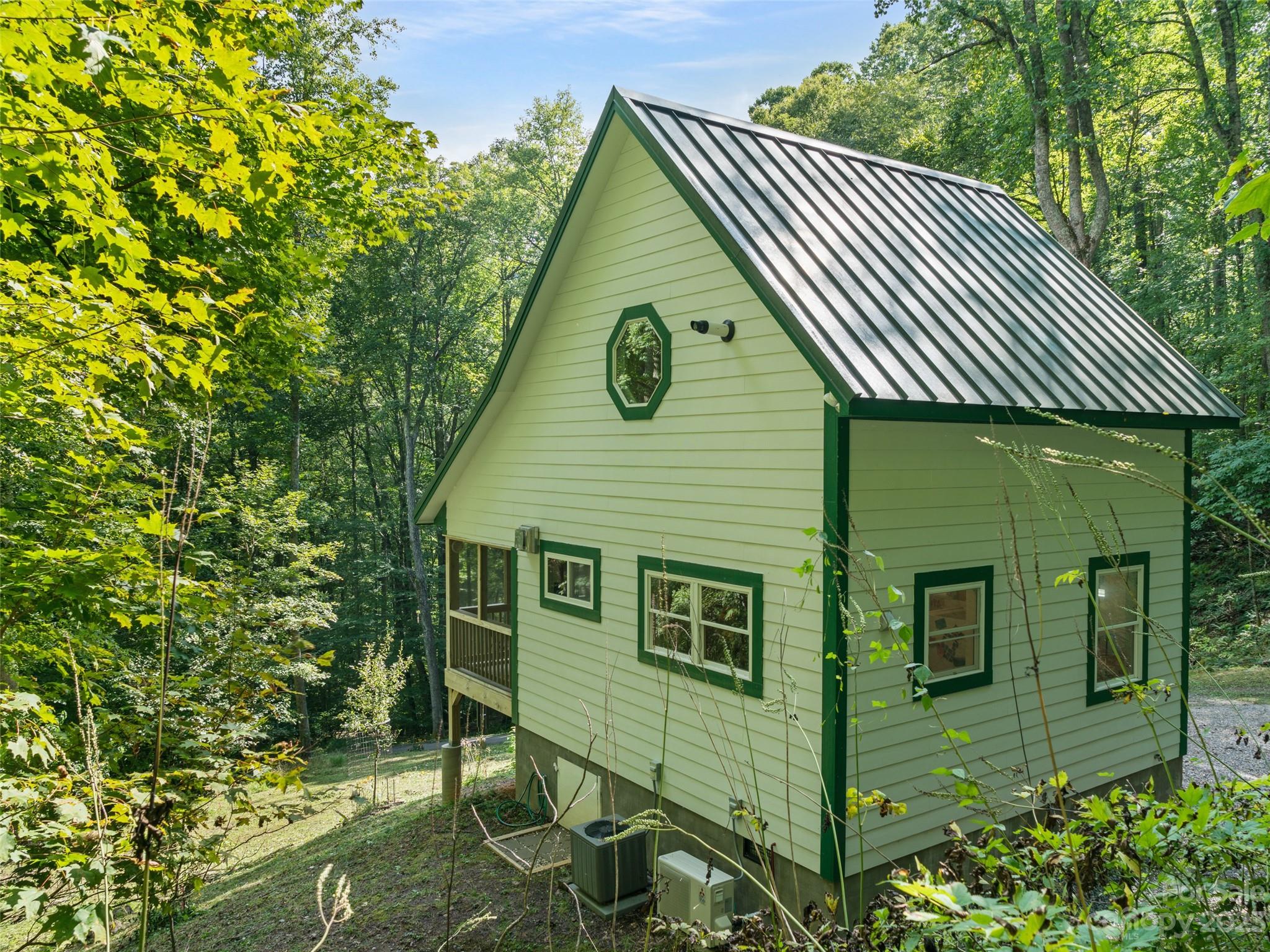 319 Narrow Way Road
