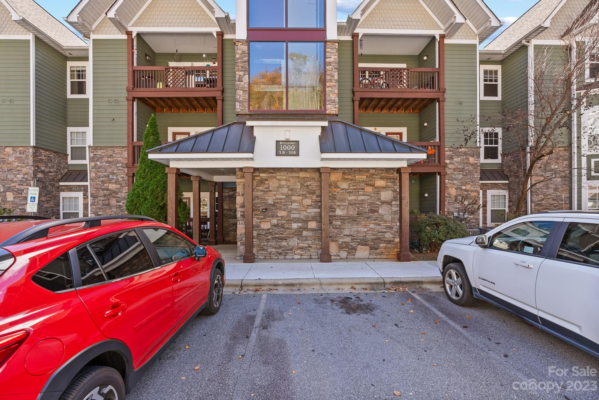 1000 Olde Eastwood Village Boulevard