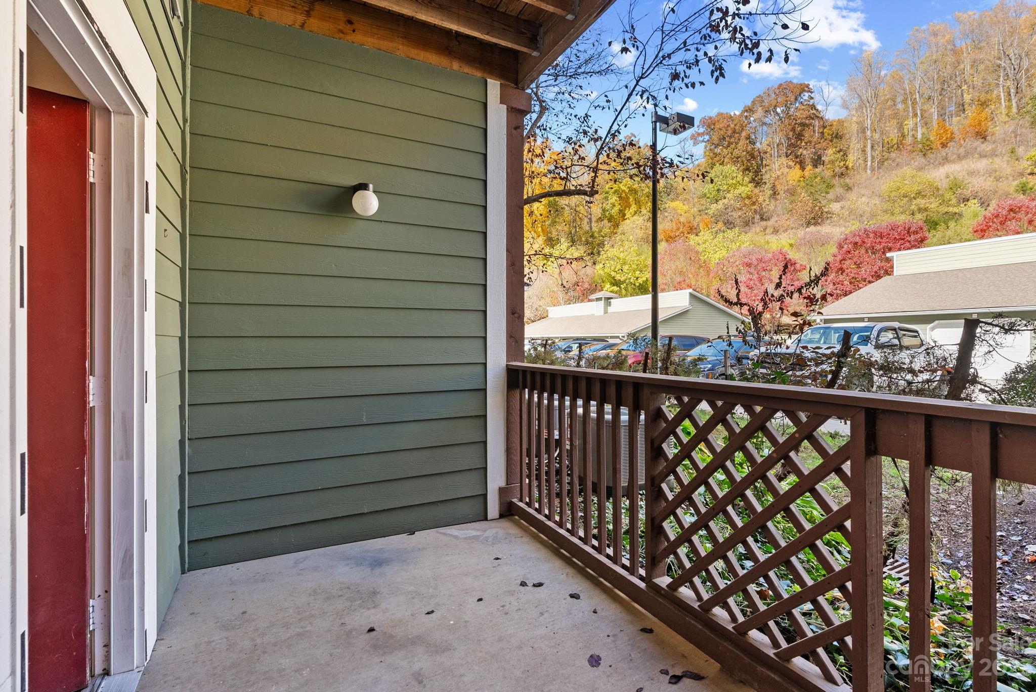 1000 Olde Eastwood Village Boulevard