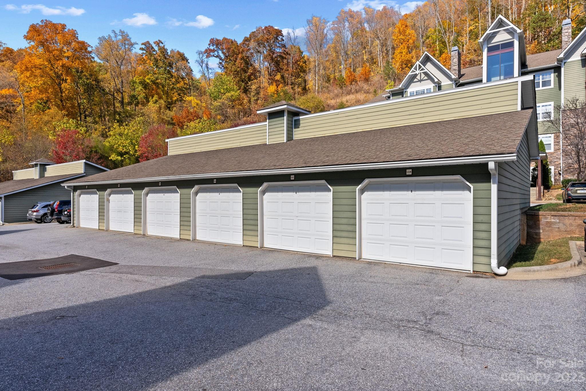 1000 Olde Eastwood Village Boulevard