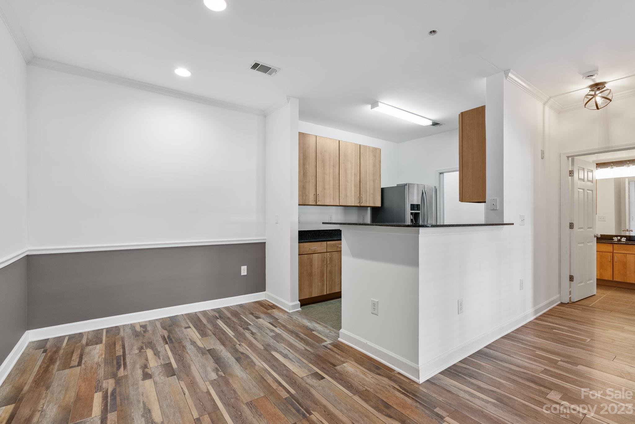 1000 Olde Eastwood Village Boulevard