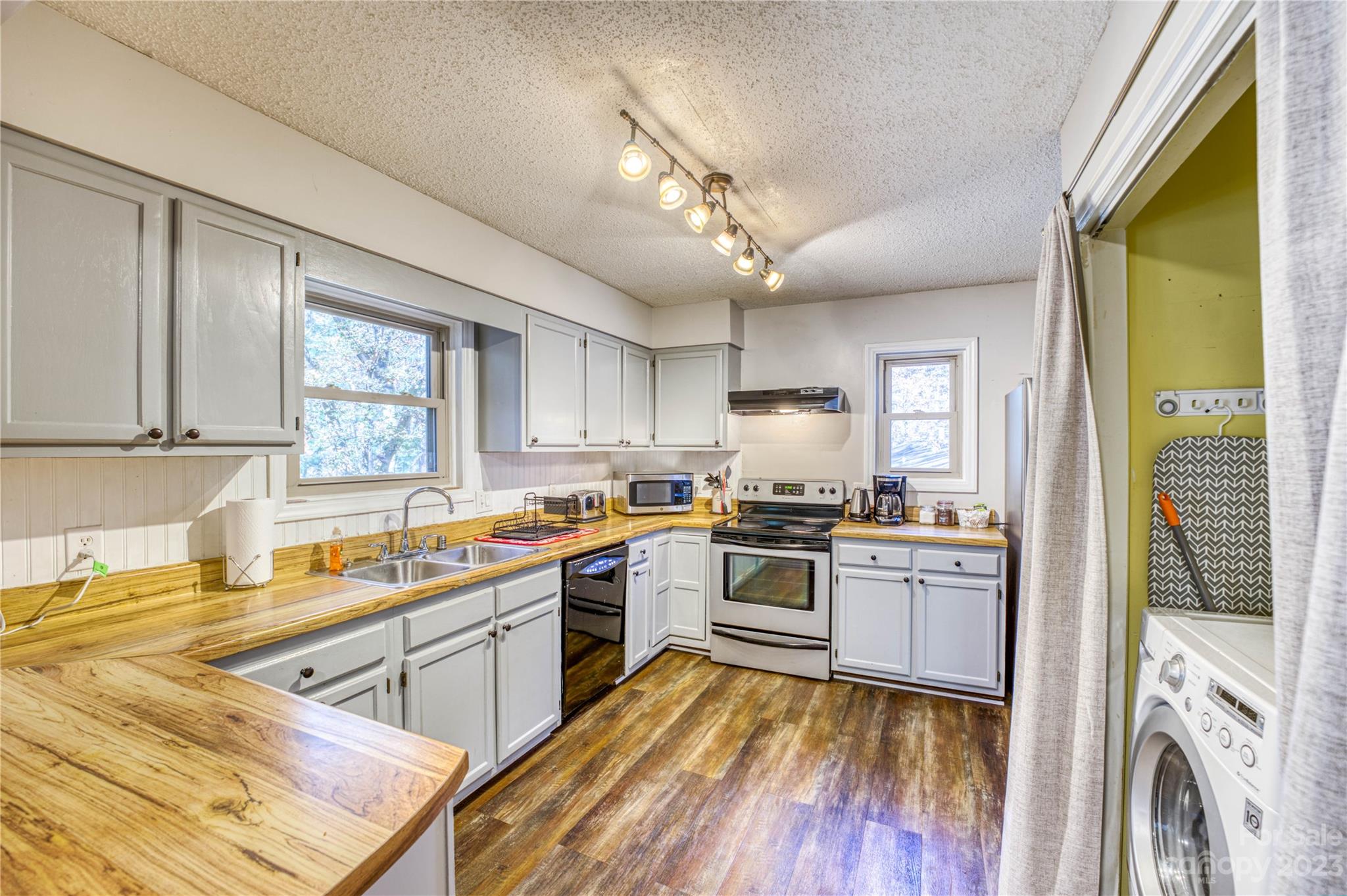 225 Stonebrook Drive