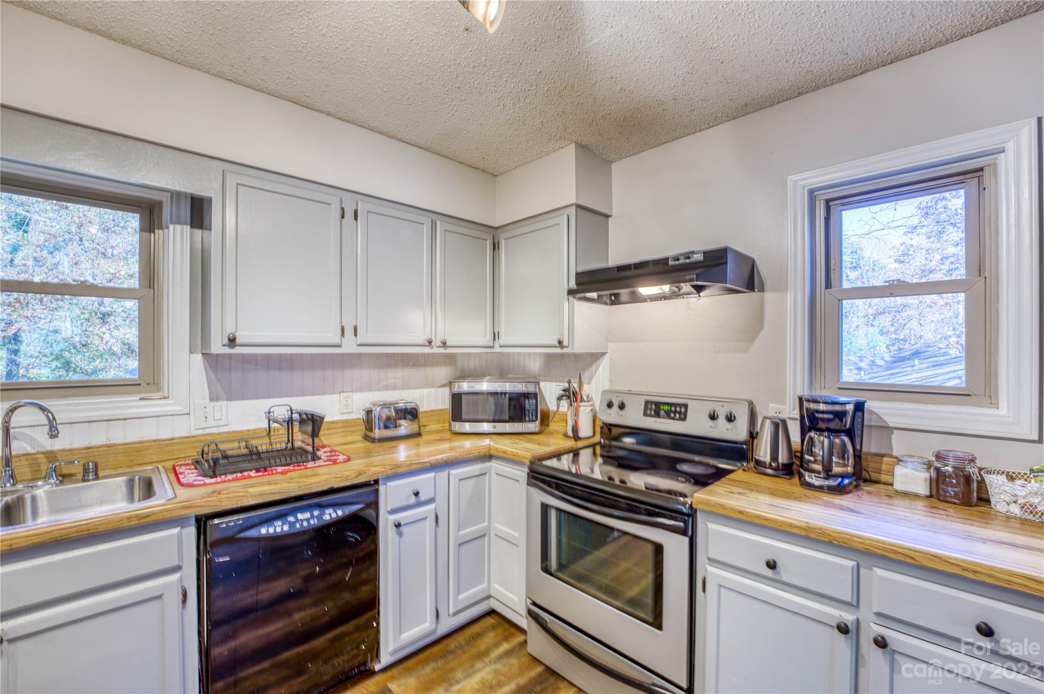 225 Stonebrook Drive