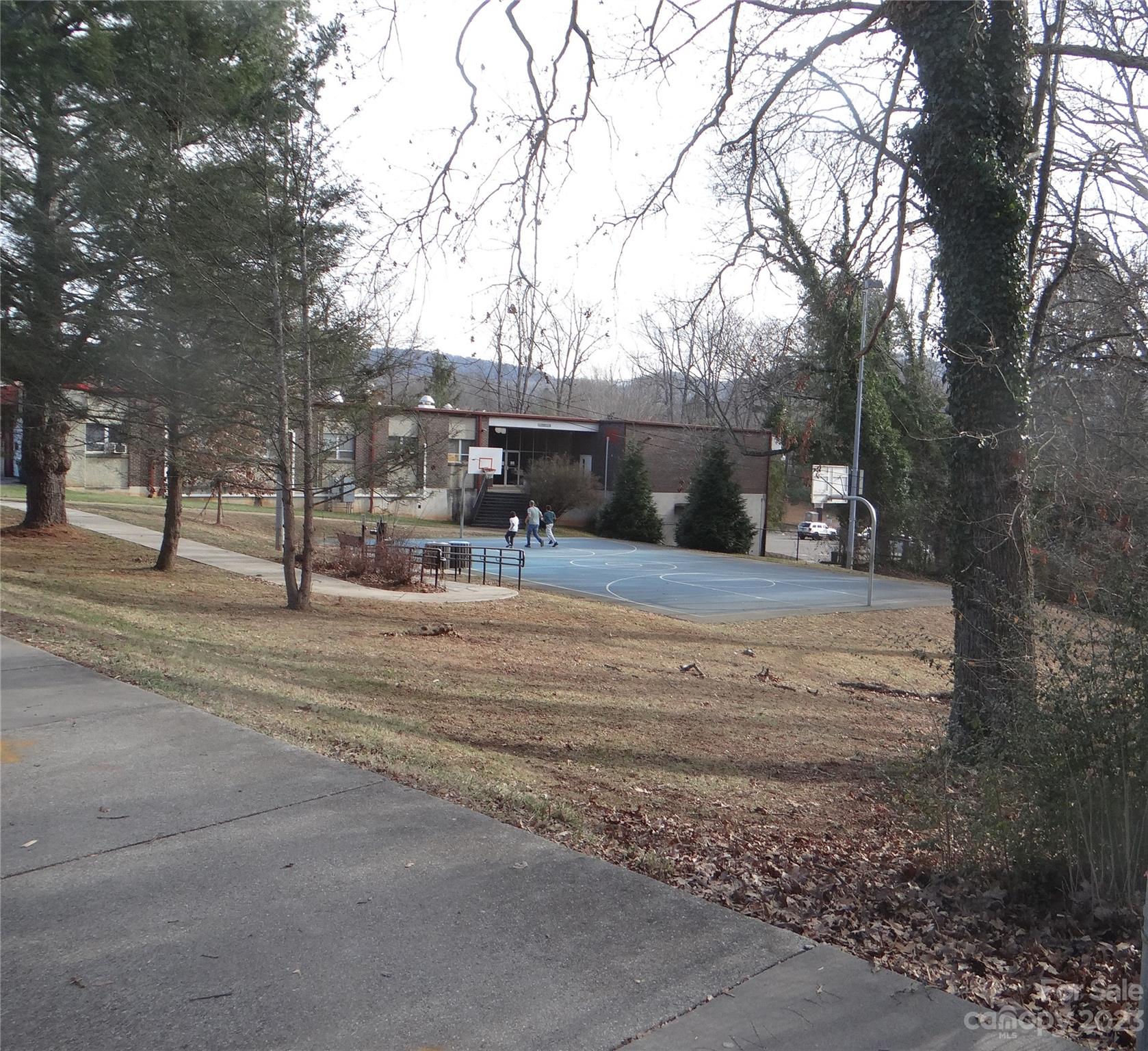 732 Fairview Road