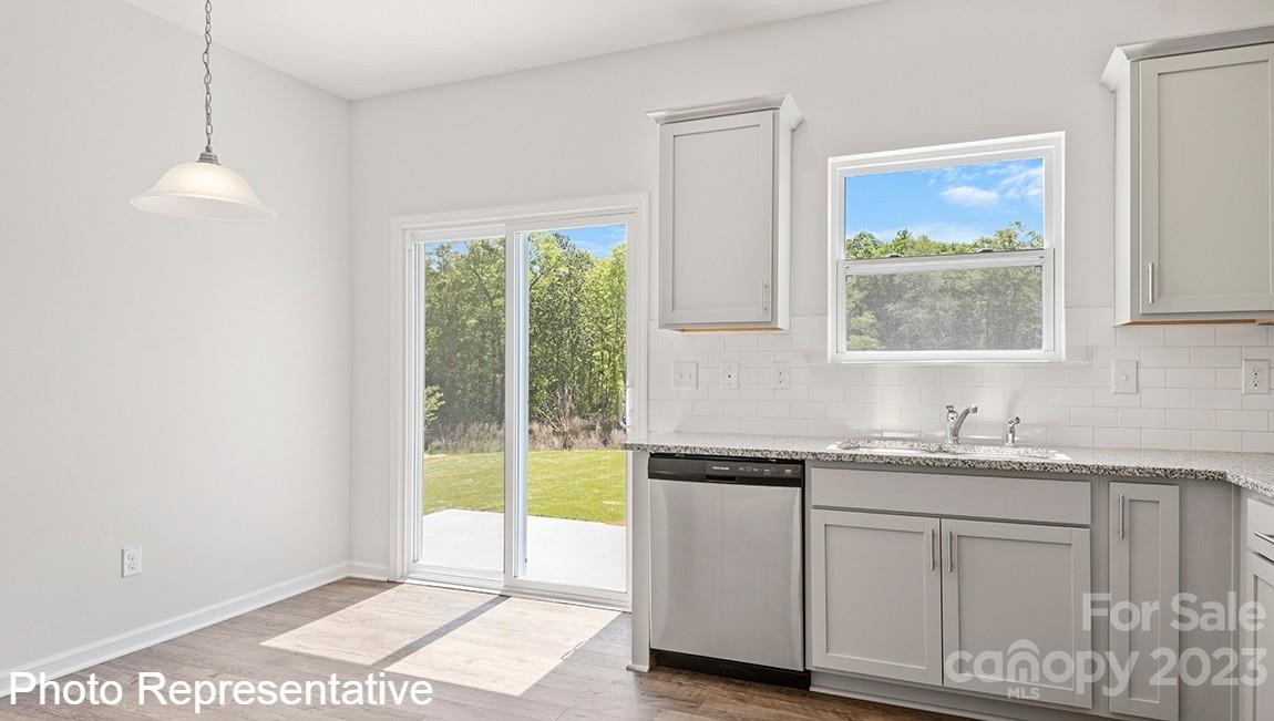 734 Fountain Park Boulevard