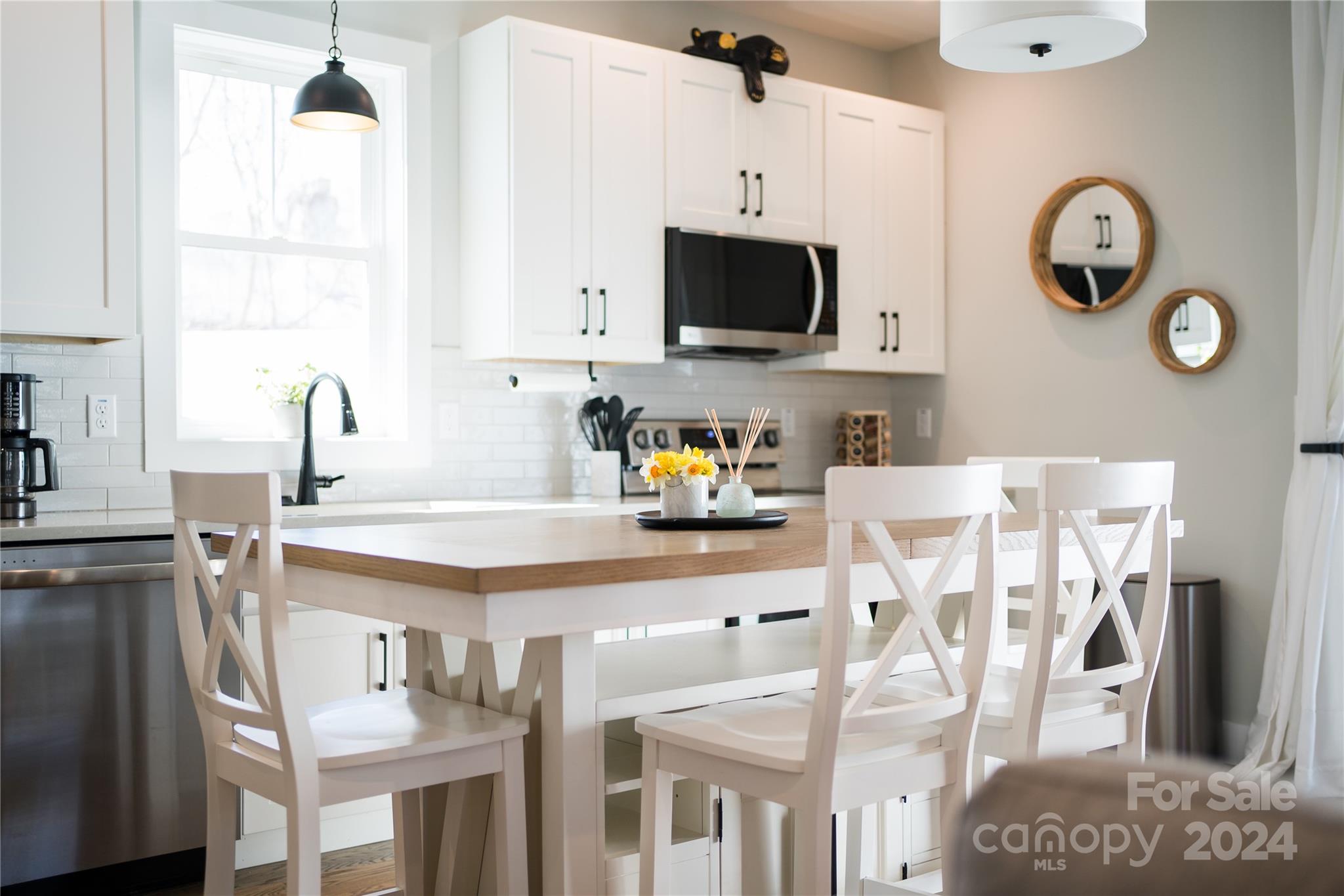 7 Mountain View Avenue