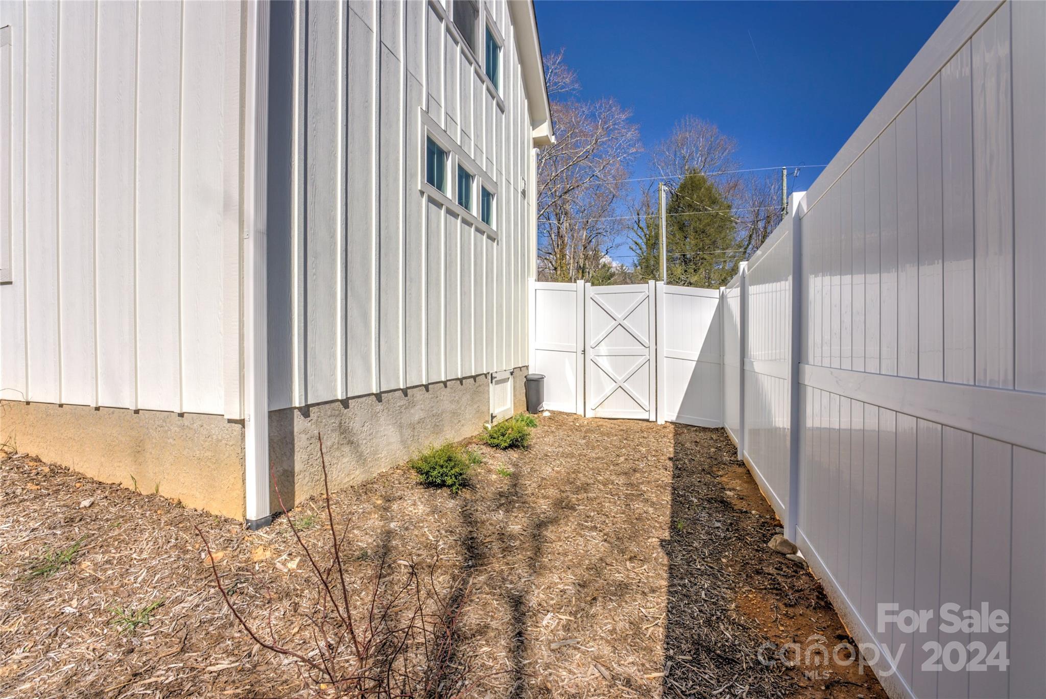 7 Mountain View Avenue