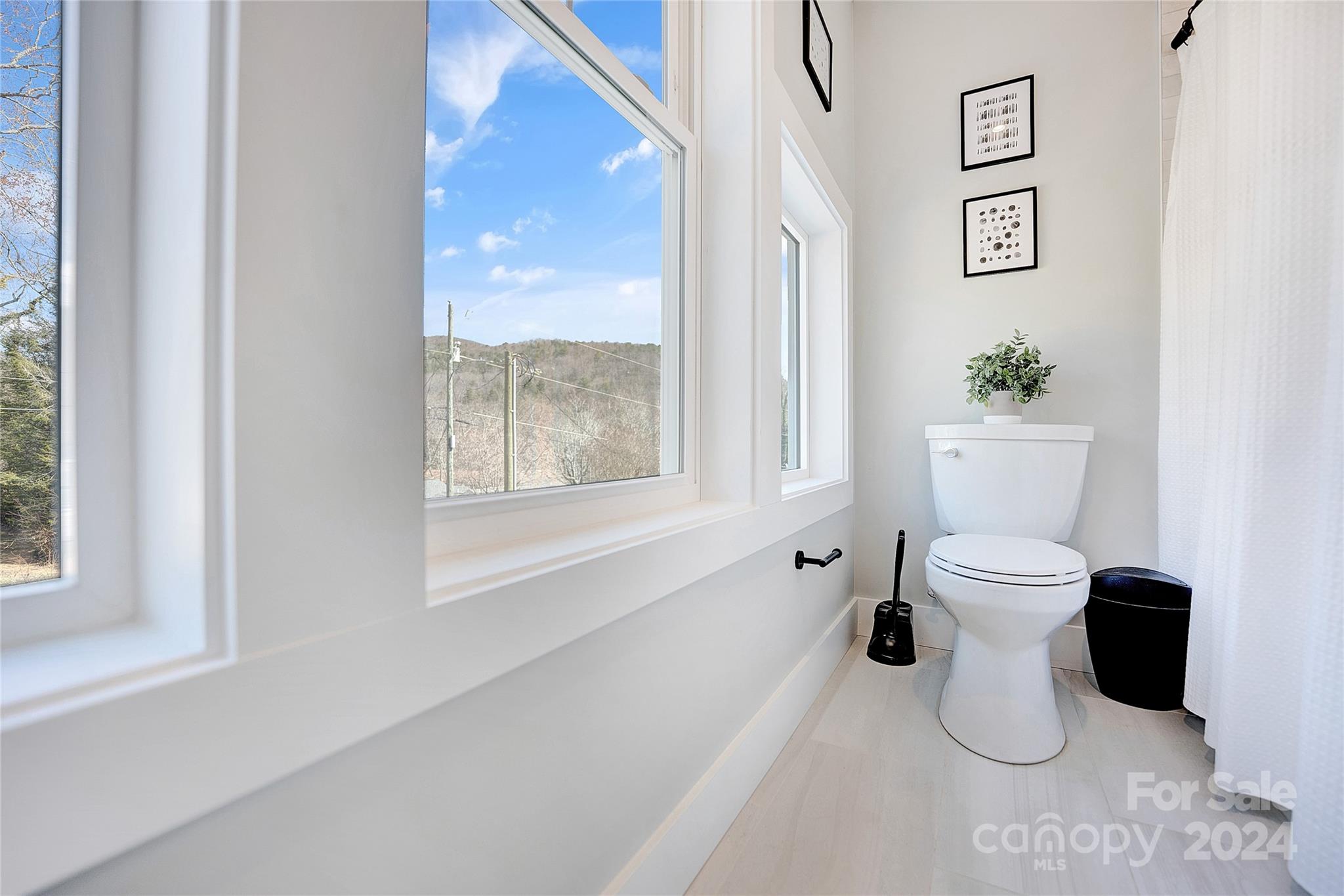 7 Mountain View Avenue