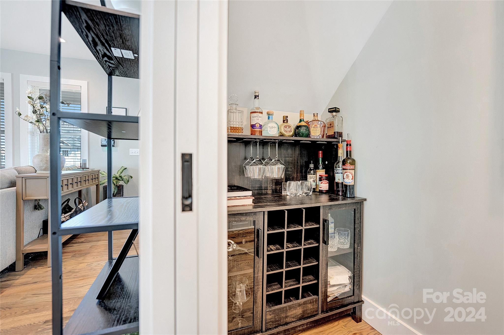 7 Mountain View Avenue