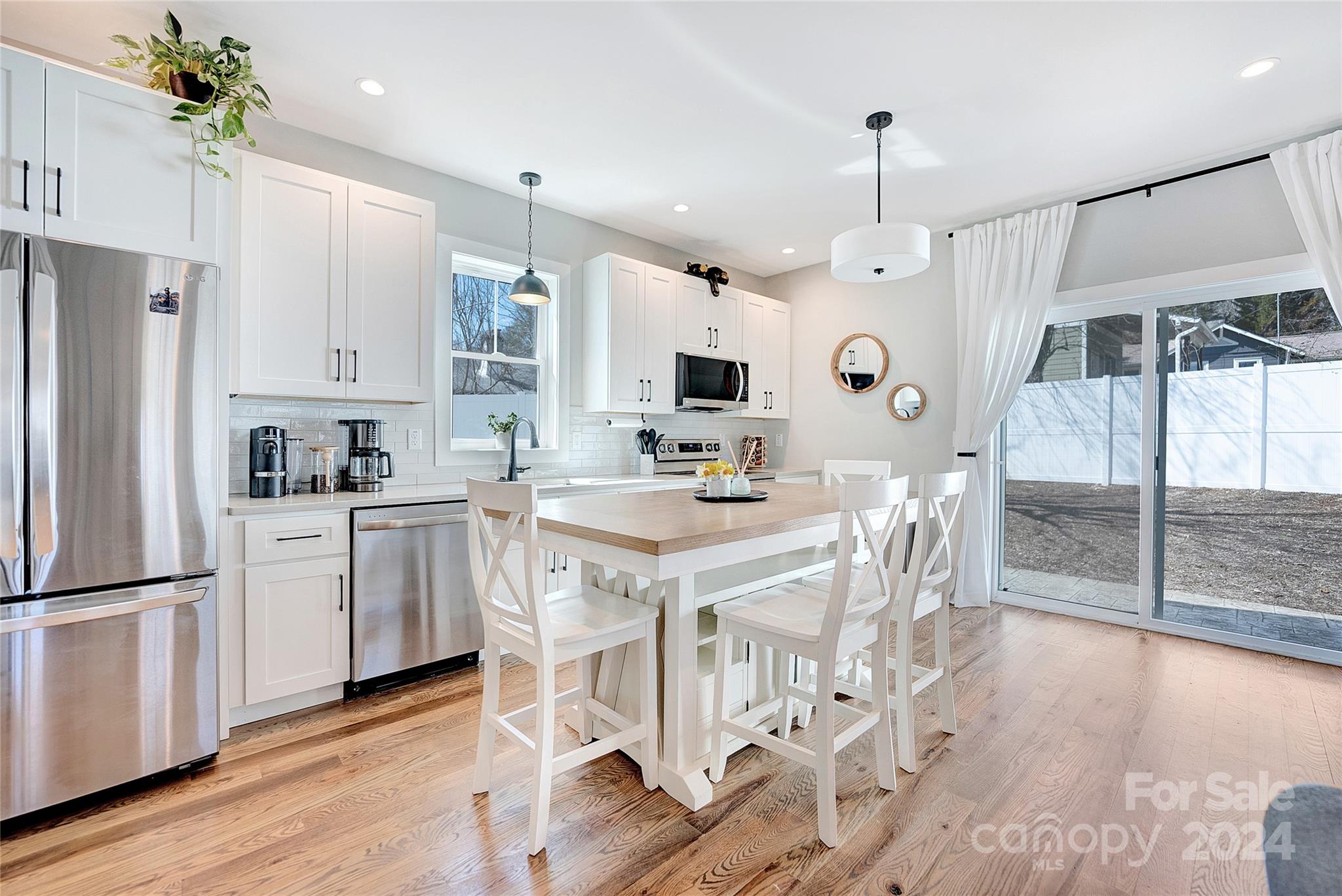 7 Mountain View Avenue