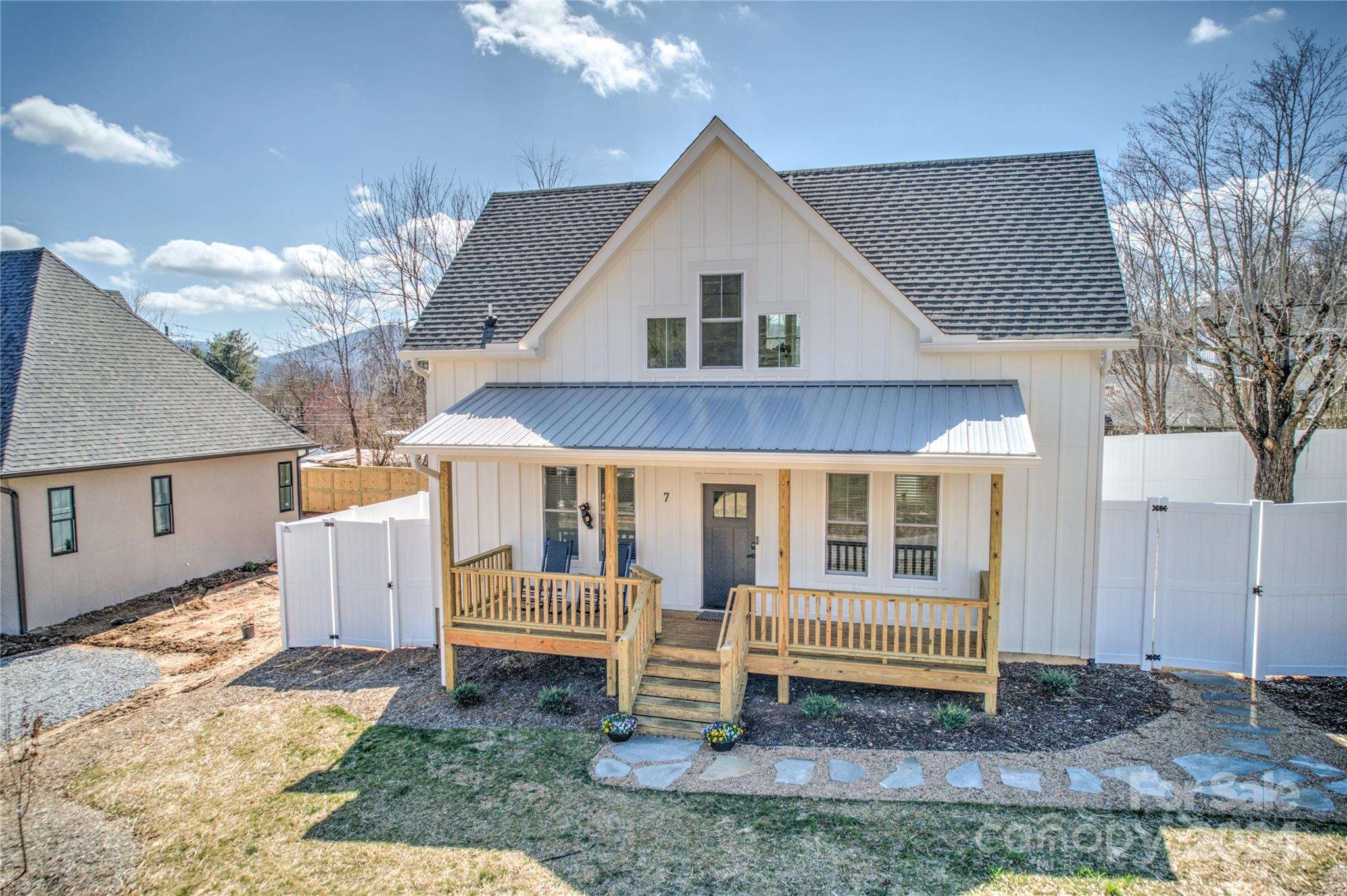 7 Mountain View Avenue