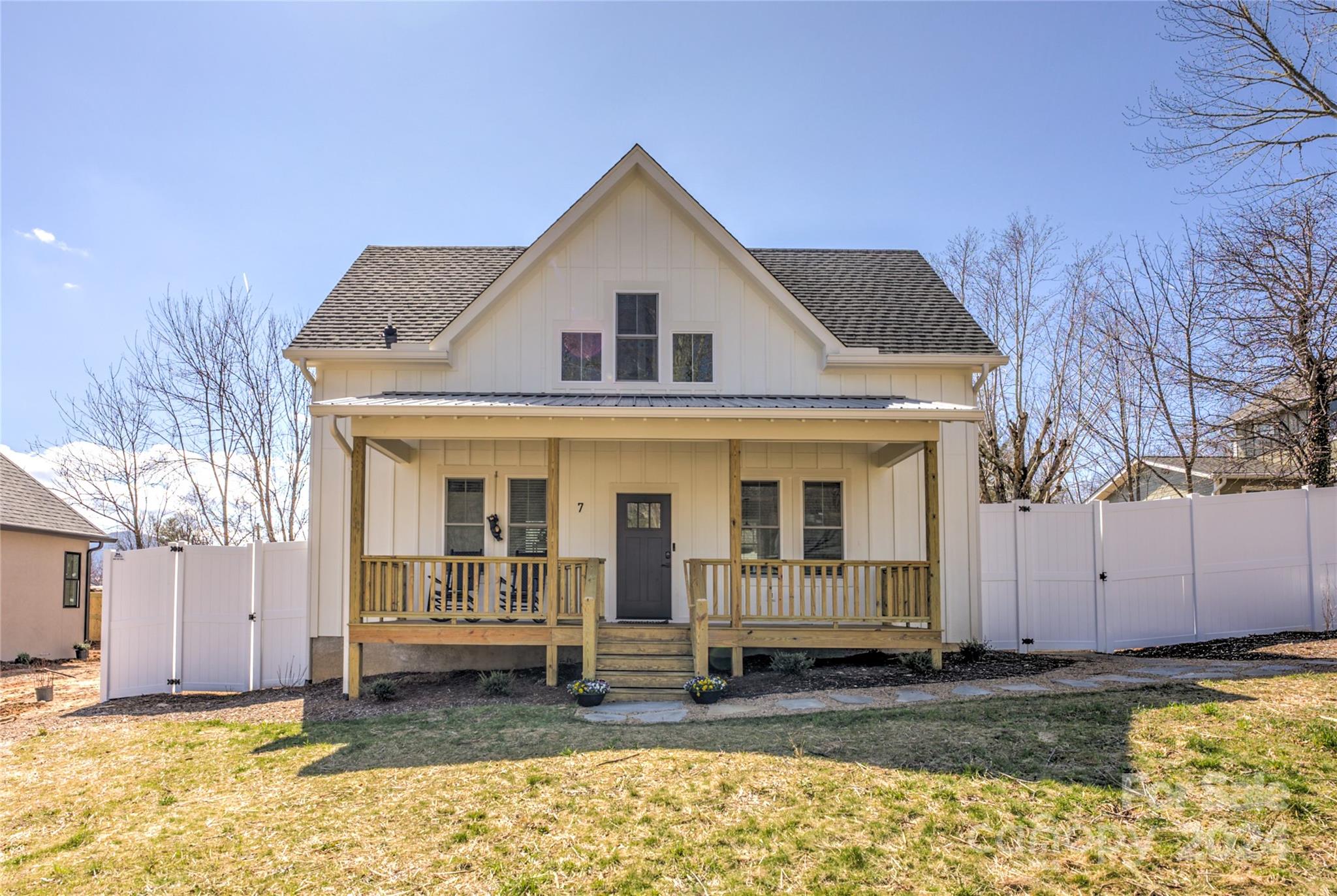 7 Mountain View Avenue