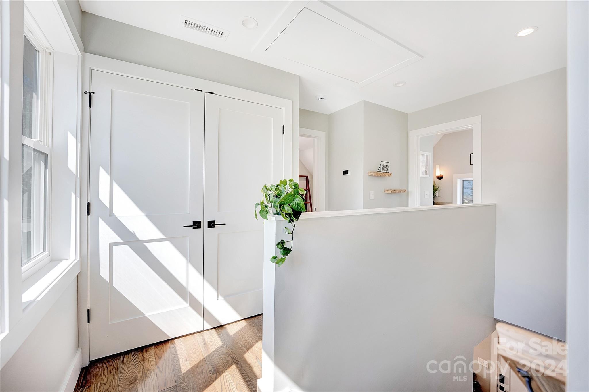 7 Mountain View Avenue