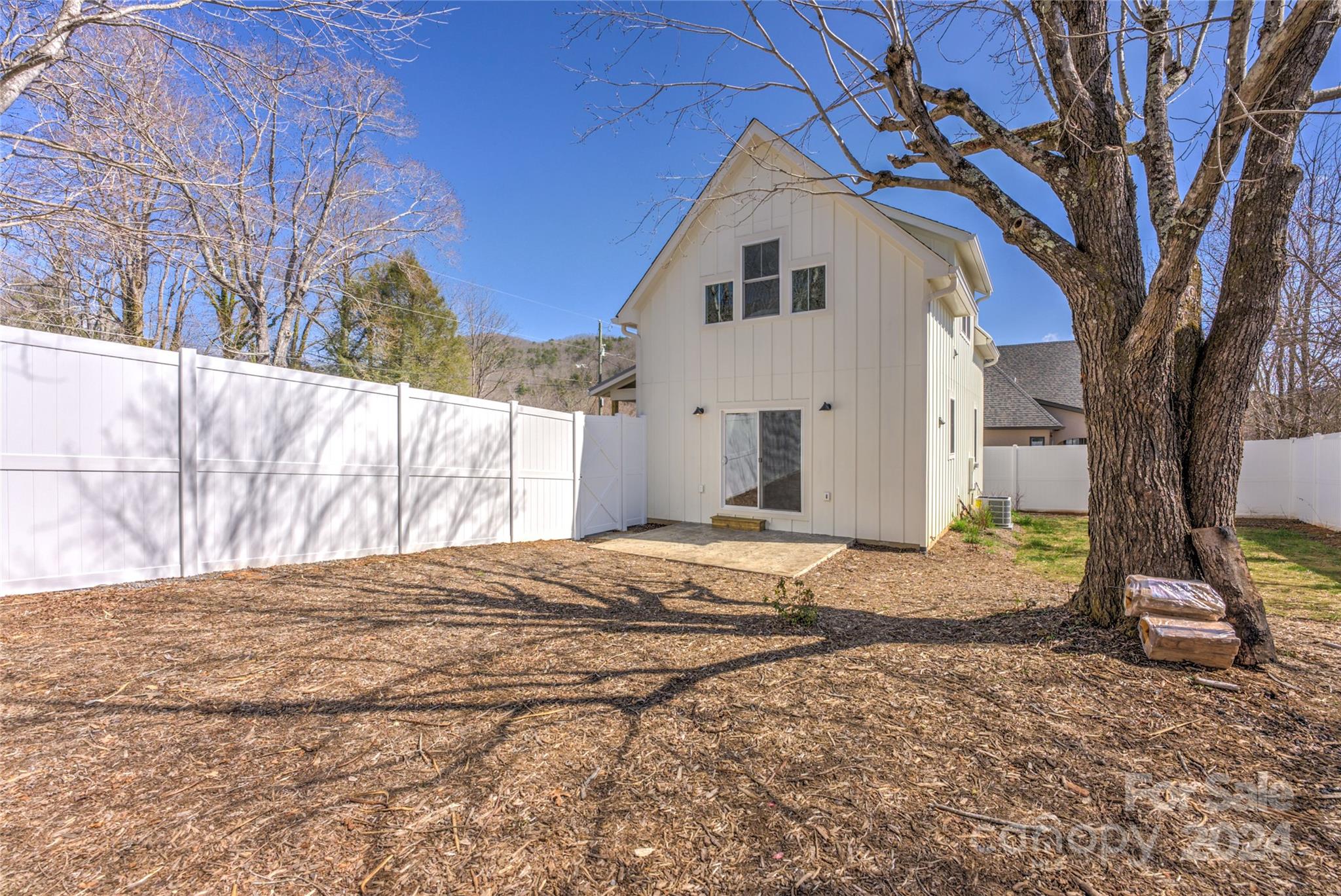 7 Mountain View Avenue