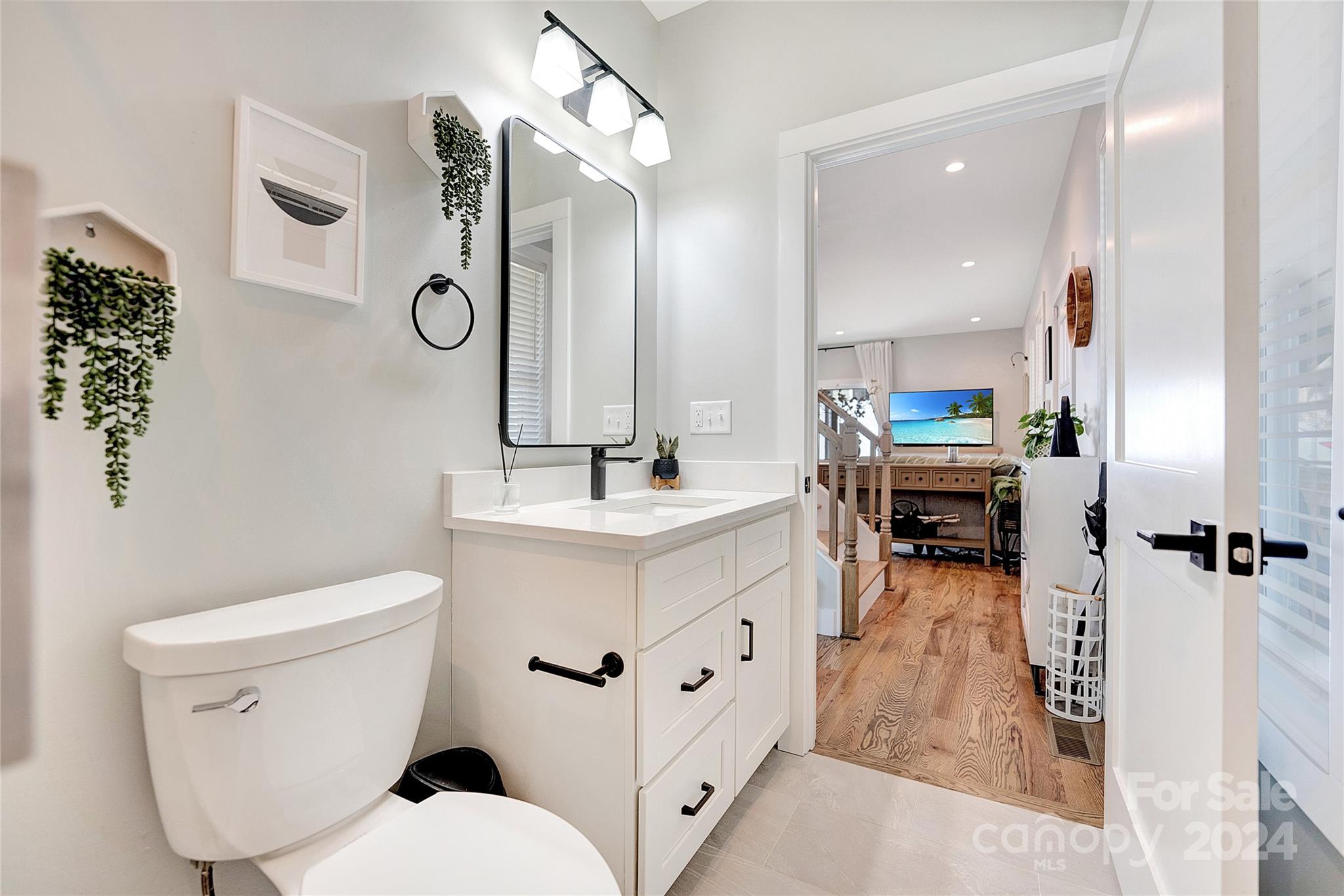 7 Mountain View Avenue