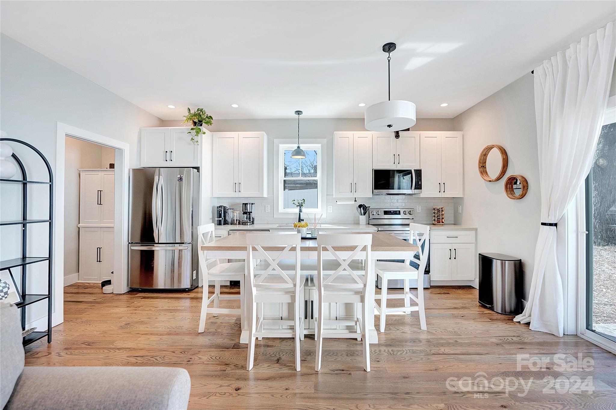 7 Mountain View Avenue