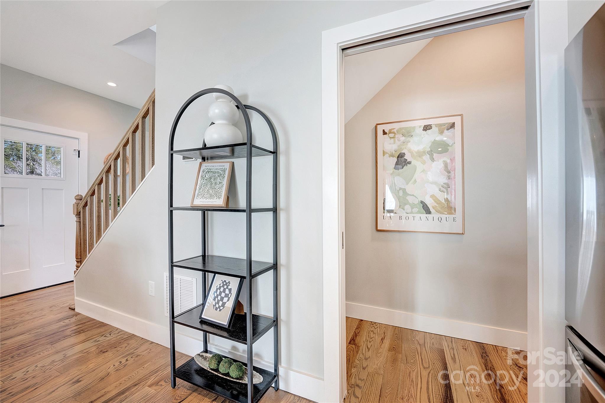 7 Mountain View Avenue