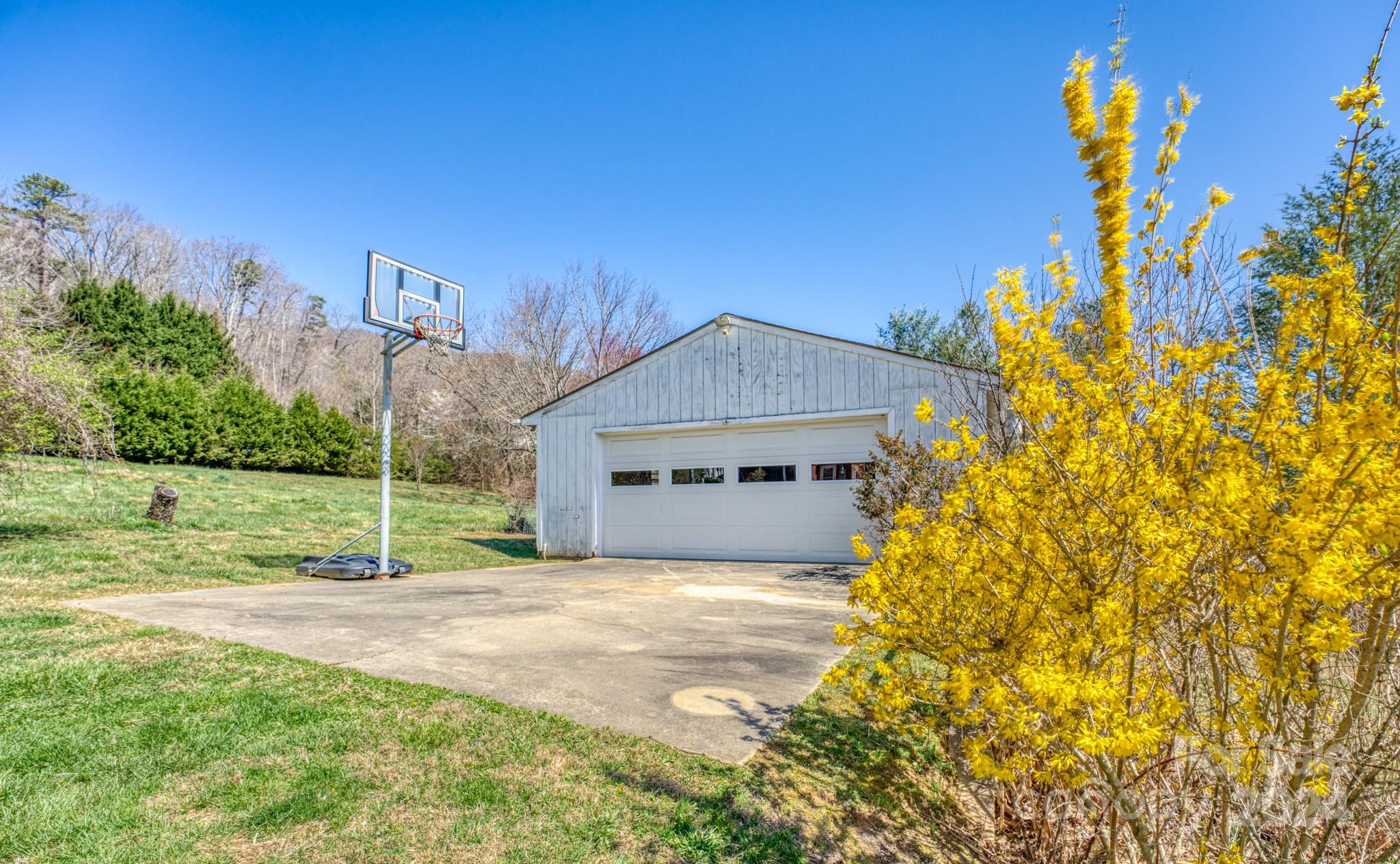 241 Mountain Crest Road