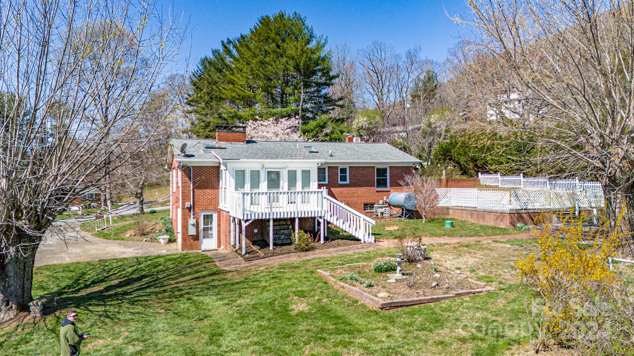 241 Mountain Crest Road