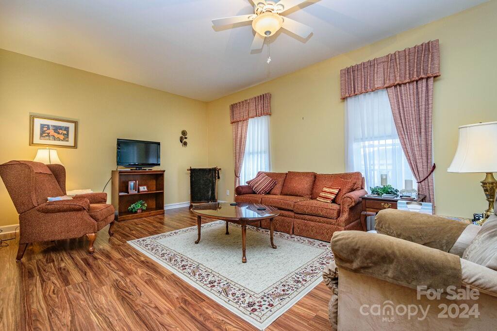 418 Sassafras Drive