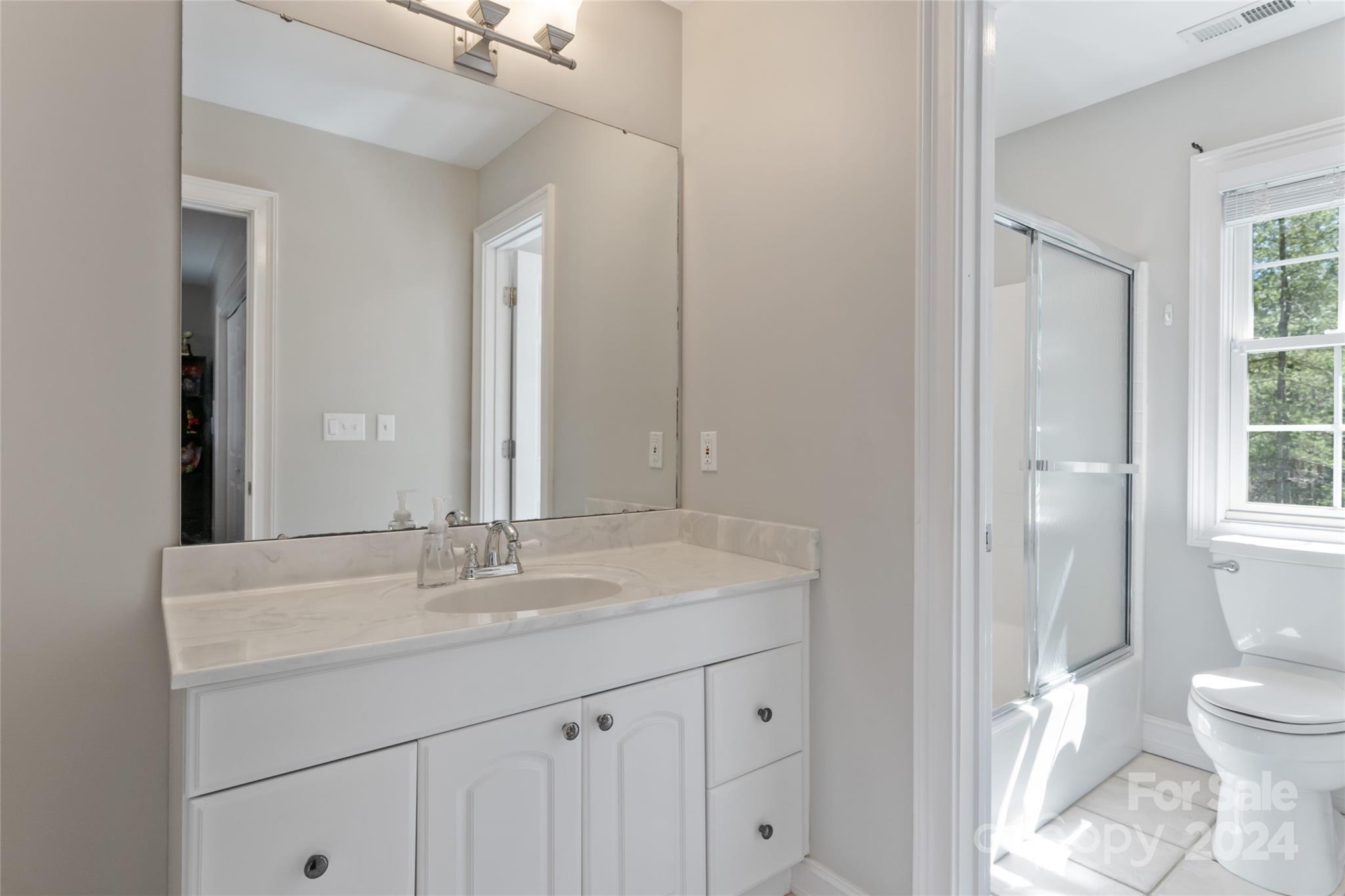 19 Alexander Crest Drive