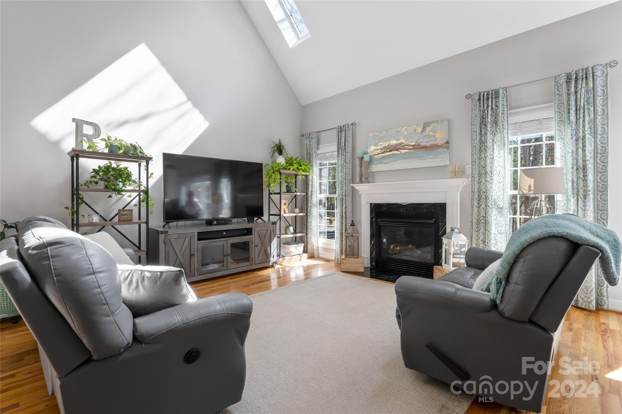 19 Alexander Crest Drive