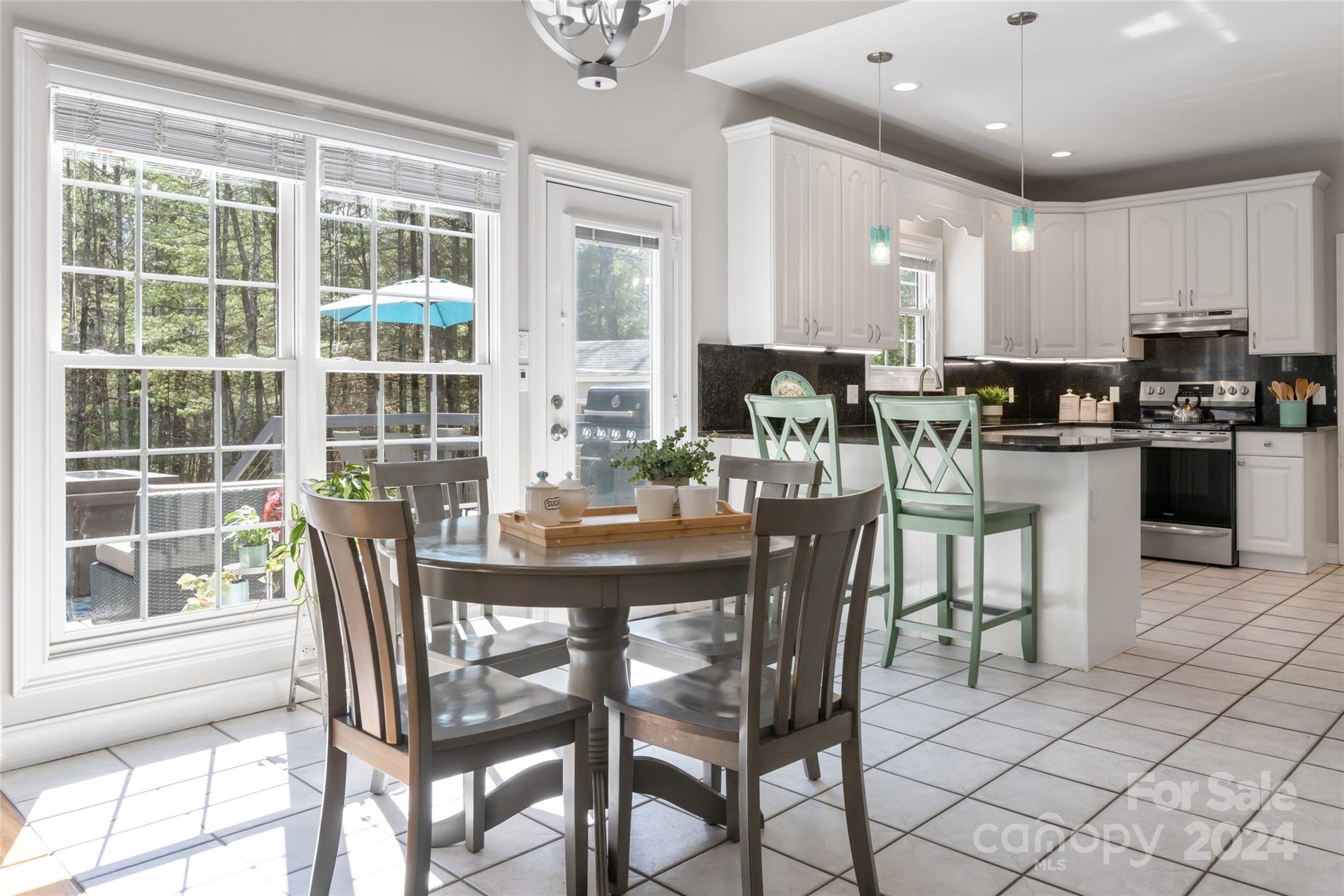 19 Alexander Crest Drive