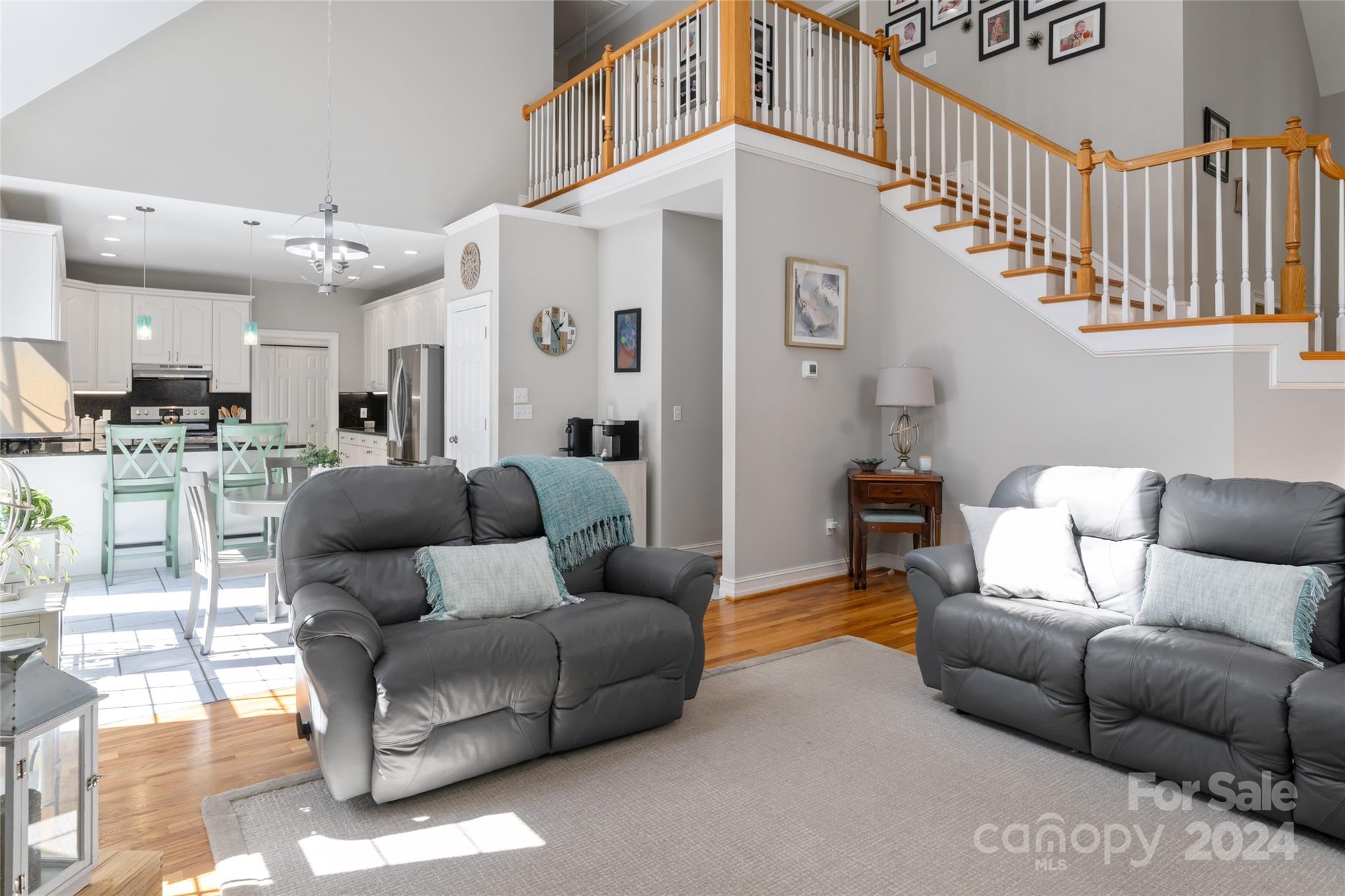 19 Alexander Crest Drive