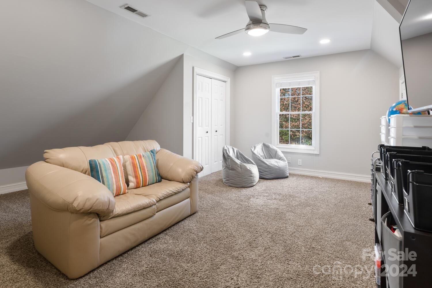 19 Alexander Crest Drive