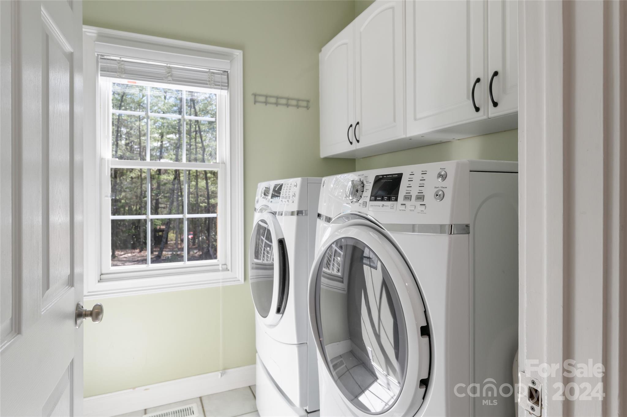 19 Alexander Crest Drive