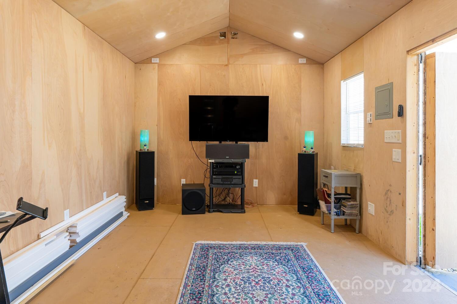 19 Alexander Crest Drive